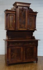 Skriňa   bufetová    z   éry    Wilhelminovcov   1880   orech  (  136  ) – Obrázok 2