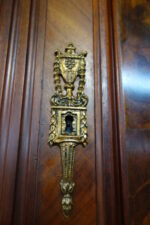 Skriňa   bufetová    z   éry    Wilhelminovcov   1880   orech  (  136  ) – Obrázok 10