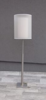Lampa   stojanová  elegentná