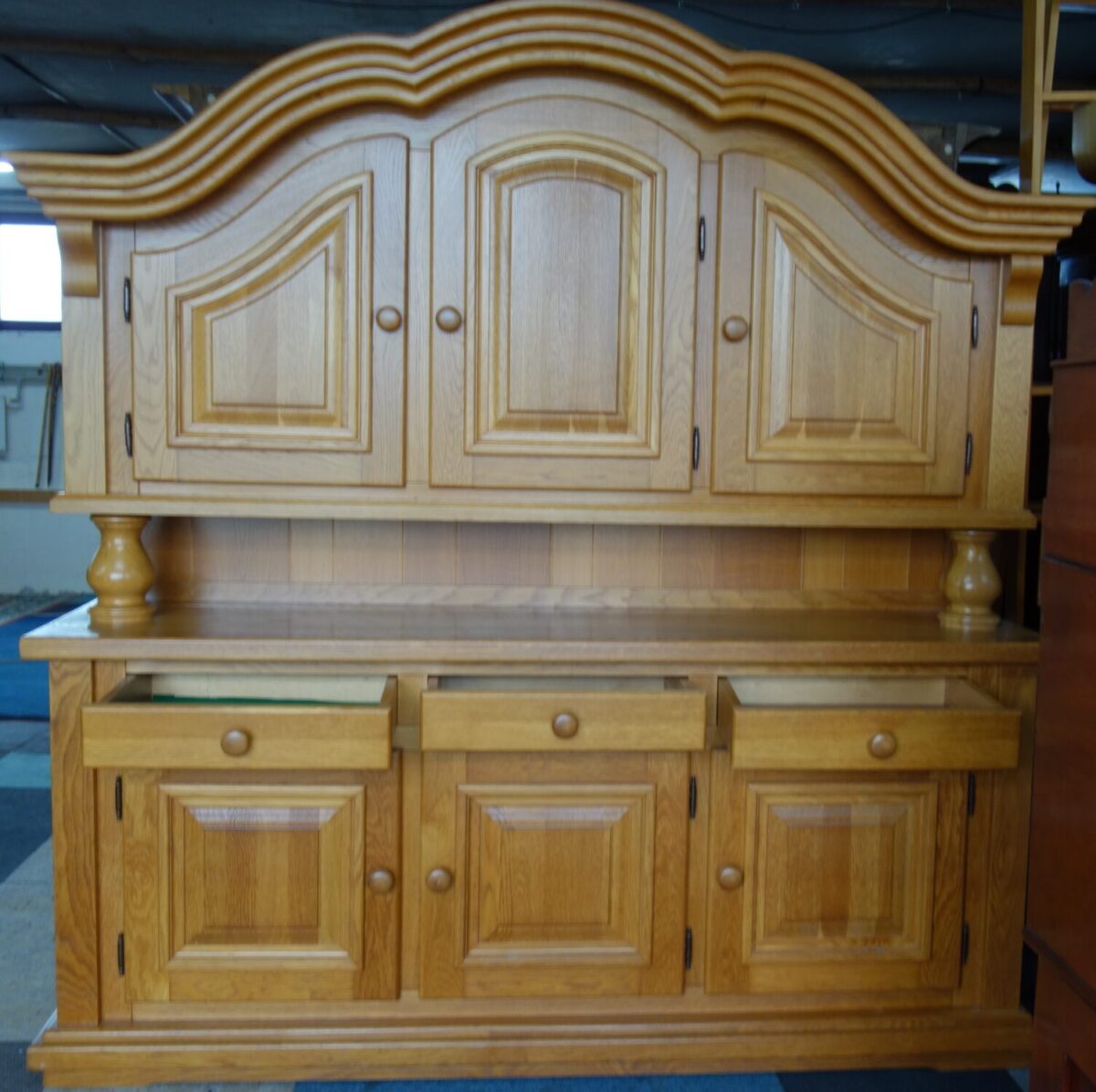 Príborník  –   220   +   210  +   51  (  v  + š  +  h  )  -   (  147  ) – Obrázok 4