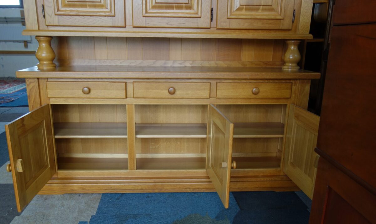 Príborník  –   220   +   210  +   51  (  v  + š  +  h  )  -   (  147  ) – Obrázok 6