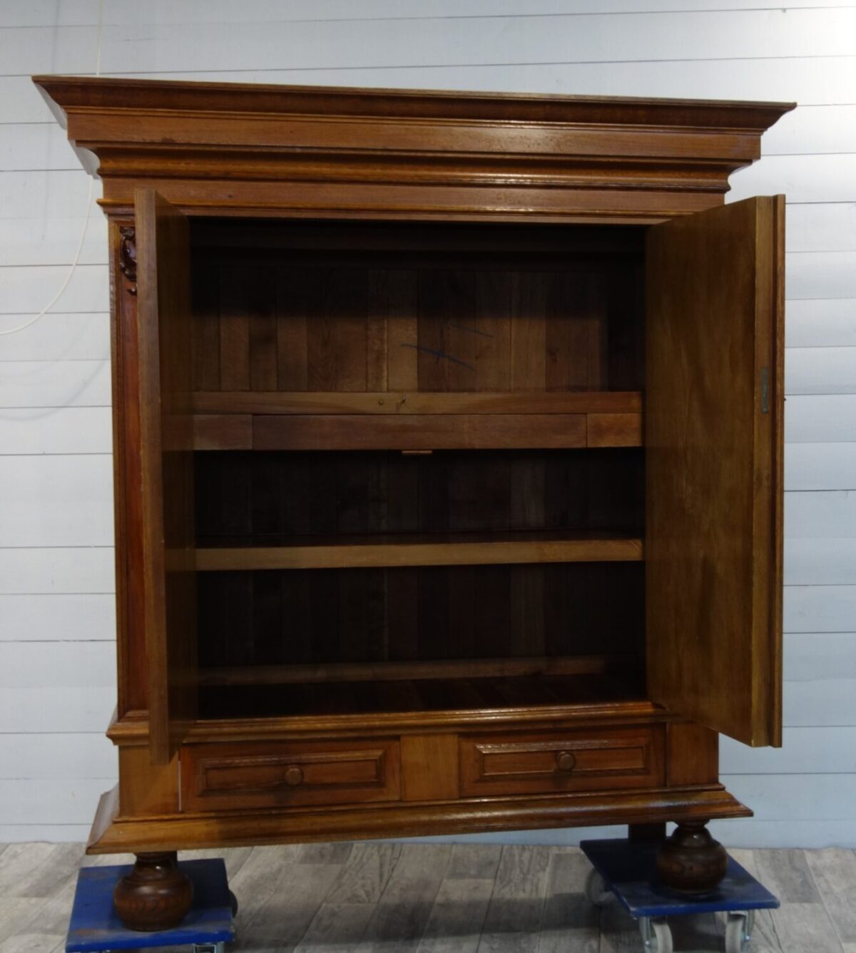 Skriňa    starožitná   (  155  ) – Obrázok 3