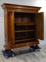 Skriňa    starožitná   (  155  ) – Obrázok 5