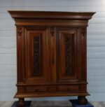 Skriňa  starožitná  (  156  )