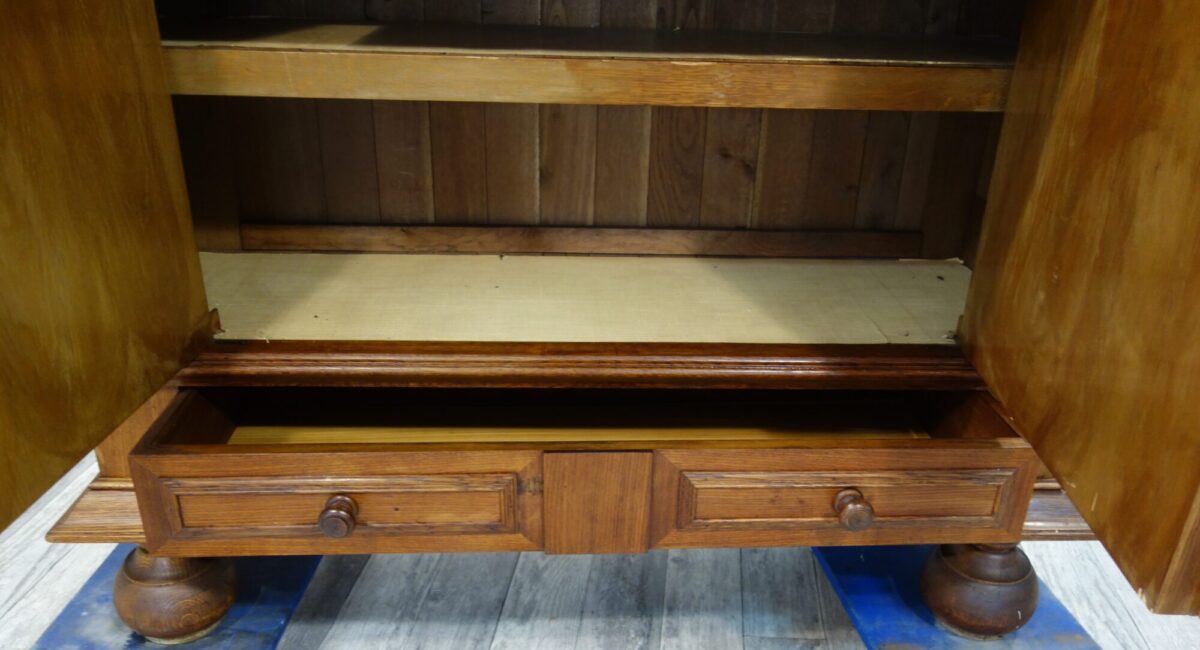 Skriňa  starožitná  (  156  ) – Obrázok 5