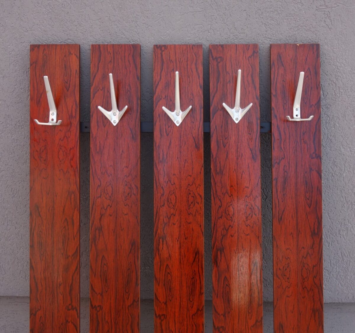 Vešiak   minimalistický – Obrázok 3