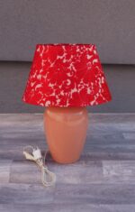 Lampa   nočná   s   červeným   kvetovaným   vzorom