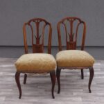 Set   2   starožitných  stoličiek