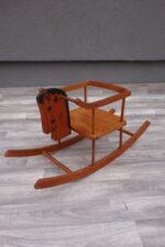 Koník   drevený   hojdací