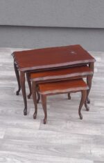 Set   rustikálnych  stolíkov  (  3  ks  )