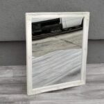 Zrkadlo  nástenné   v   barokovom   štýle   biele