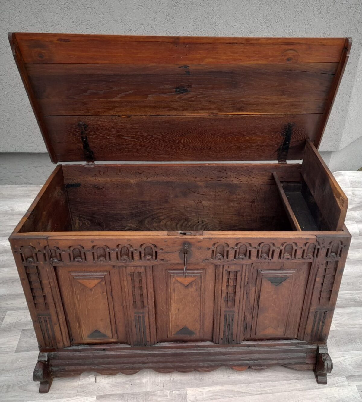 Truhlica   starožitná   renesančná – Obrázok 9