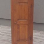 Skrinka   s   dvierkami