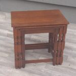 Set   hniezdnych   dubových   stolíkov   (   3   ks   )