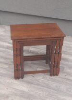 Set   hniezdnych   dubových   stolíkov   (   3   ks   )