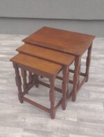 Set   hniezdnych   dubových   stolíkov   (   3   ks   ) – Obrázok 4