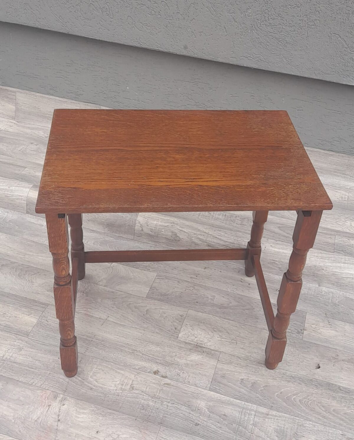 Set   hniezdnych   dubových   stolíkov   (   3   ks   ) – Obrázok 6