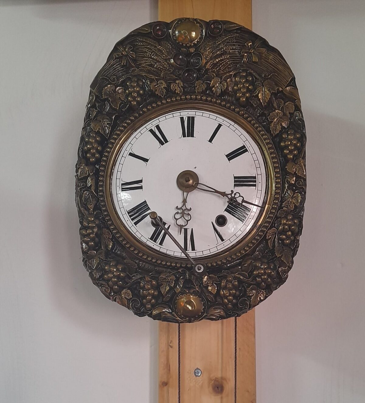 Hodiny    Comtoise  s   medeným   kyvadlom   na   harfe – Obrázok 5