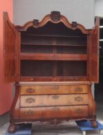 Skriňa    rokoková    orechová    cca    z    roku  1750 – Obrázok 3