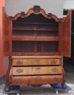 Skriňa    rokoková    orechová    cca    z    roku  1750 – Obrázok 4