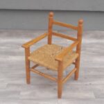 Stolička   detská    so    slameným    sedákom