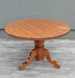 Stôl    okrúhly    smrekový