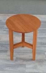 Stolík   malý   masívny – Obrázok 5