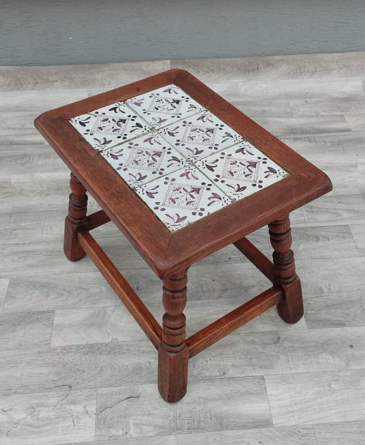 Stolček  s  dlaždicami – Obrázok 4