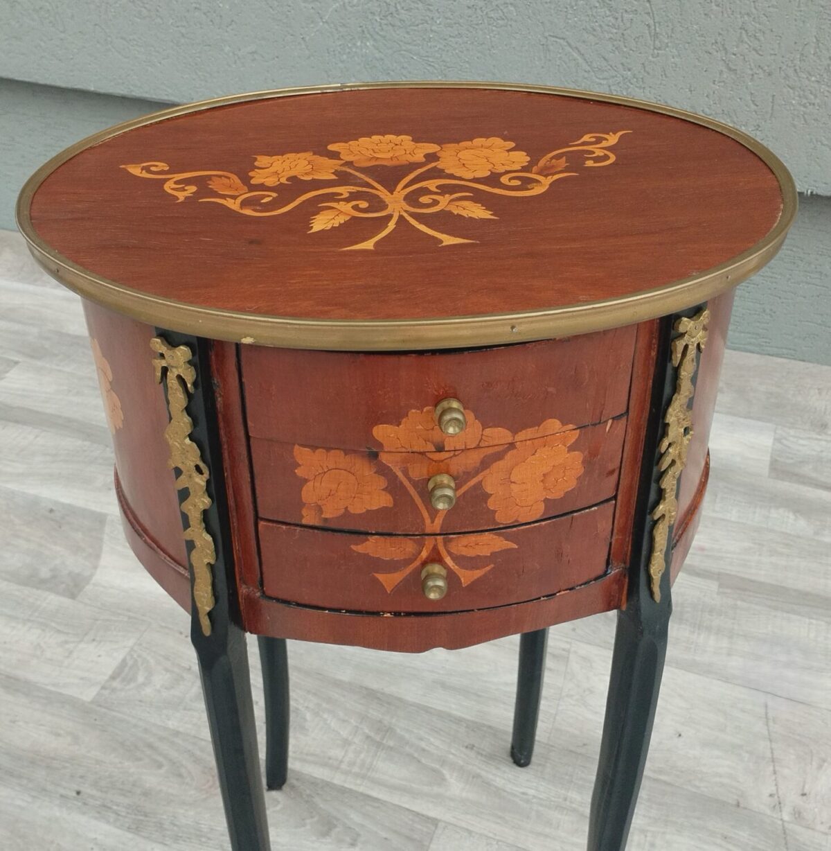 Komôdka  ,  nočný   stolík   " BAROKO "  s   intarziou – Obrázok 3