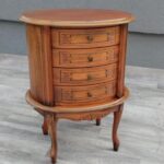 Komôdka   oválna   Ľudovíta   XV