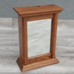 Skrinka   so   zrkadlom   na   kľúče