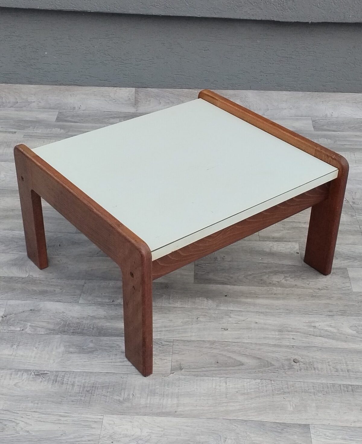 Stolík    konferenčný    vintage    PASTOE – Obrázok 3