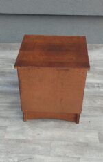 Stolík    nočný    vintage – Obrázok 6