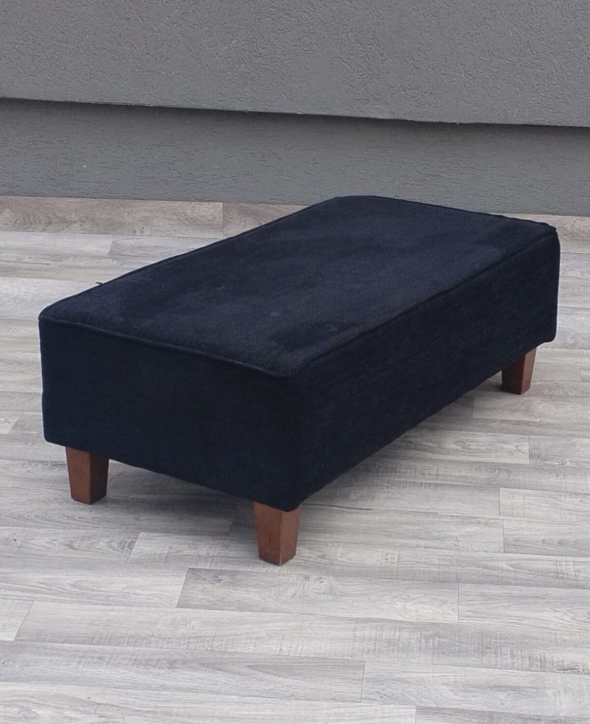 Taburetka    tmavo   -   modrá – Obrázok 3