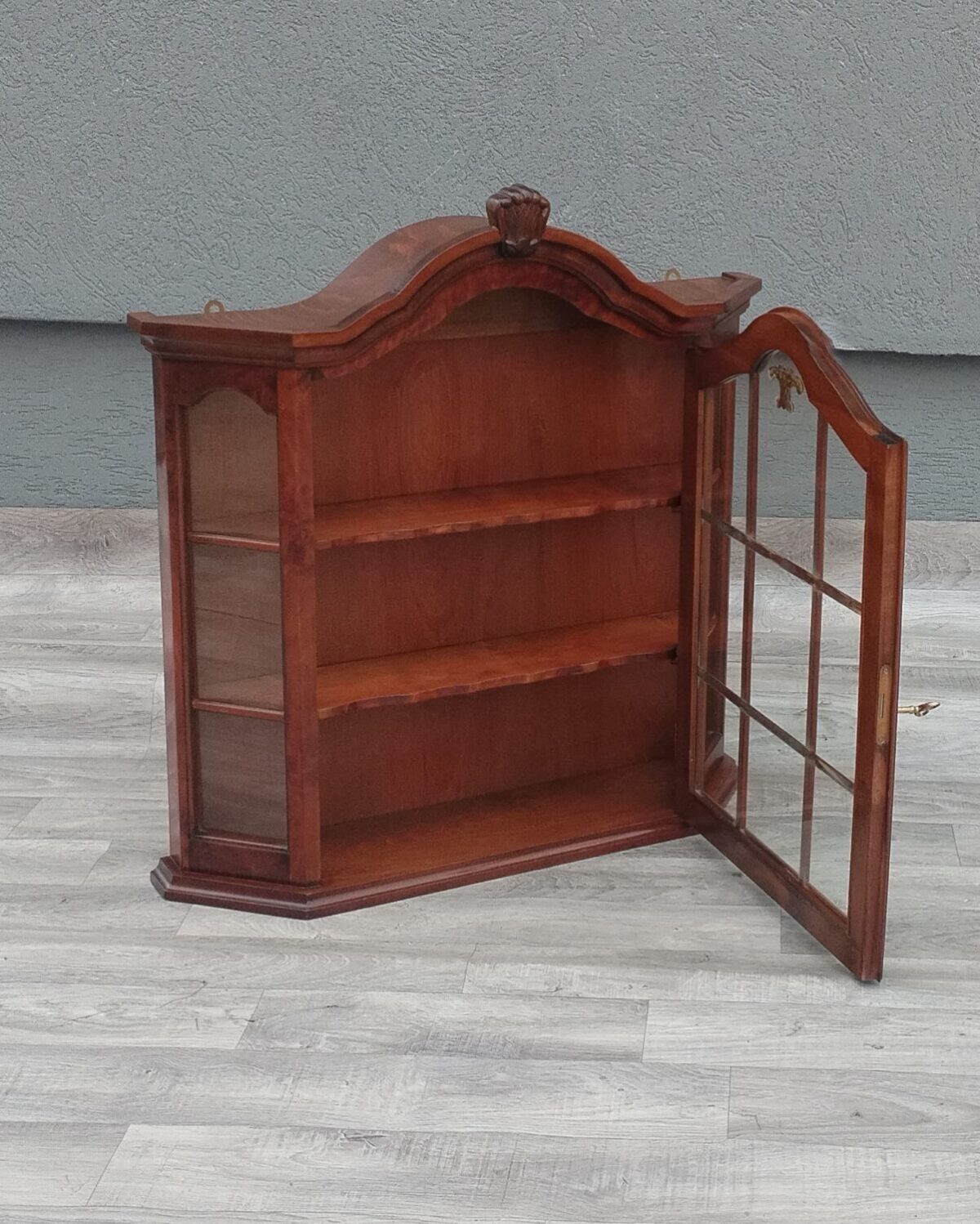 Vitrína   nástenná   –   71   x    67   x    16   cm – Obrázok 4