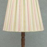 Lampa   starožitná   podlahová