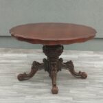 Stôl    jedálensky   neobarokový