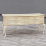 Komoda   v   štýle    Ľudovíta   XVI