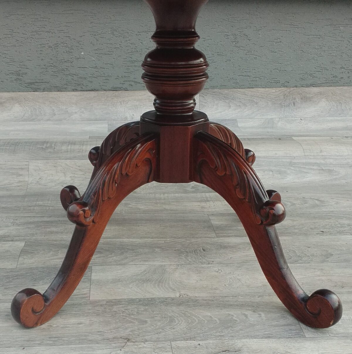 Stolík   vo   viktoriánskom   štýle – Obrázok 5