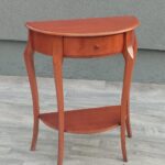 Stolík   polmesiacový