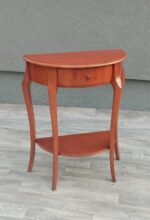 Stolík   polmesiacový