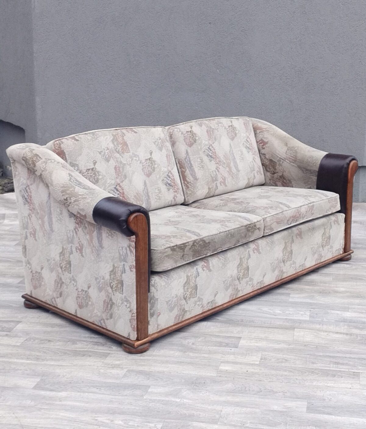 Dvojsedačka   s   dreveným   rámom – Obrázok 4