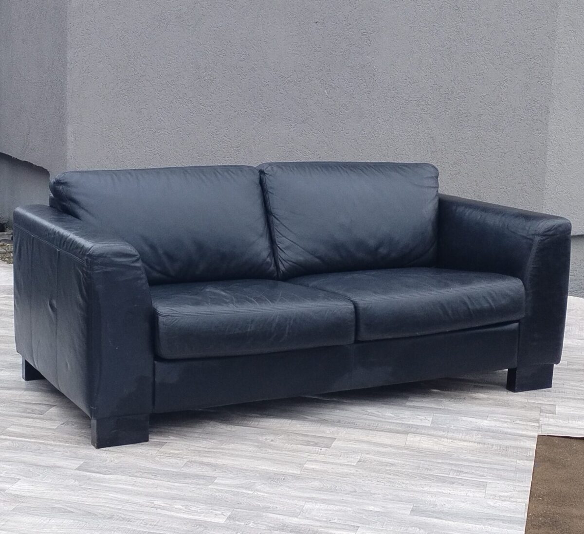 Pohovka    čierna    kožená – Obrázok 3