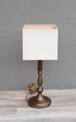 Lampa    nočná    s    hranatým    tienidlom