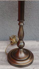 Lampa    nočná    s    hranatým    tienidlom – Obrázok 4