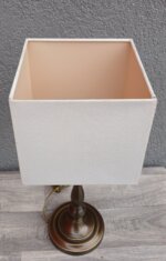 Lampa    nočná    s    hranatým    tienidlom – Obrázok 5