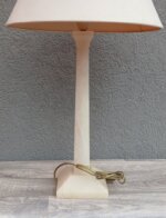 Lampa    stolná    s   alabastrovou   nohou – Obrázok 4