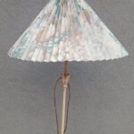 Lampa   stojacia   s   textilným    plisovaným   tienidlom