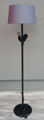 Lampa    čierna   s   dekoratívnym   kohútikom – Obrázok 3