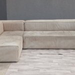 Pohovka    rohová    v    minimalistickom    štýle